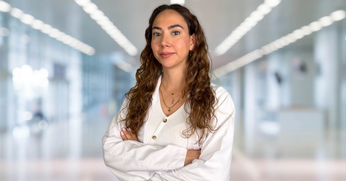 Dr. Cansu A., dentist